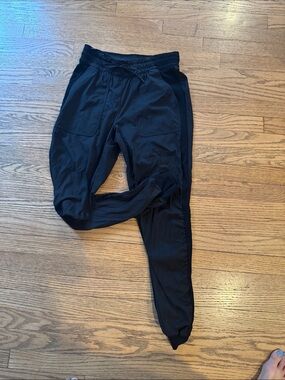 lululemon athletica Black women’s Jogger Pants